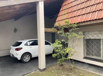 Casa · 191m² · 6 Ambientes · 1 Cochera · 4 Dorm - 3 Baños - Jardín - Quincho - Pileta - Oportunidad!