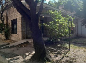 Casa de 12 ambientes, Ciudad de Mendoza · Oportunidad de Inversion!.frente Plazoleta Pellegrini - Micro Centro