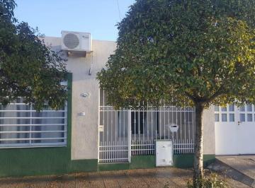 Frente · Venta de Casa en Enrique Julio 1100
