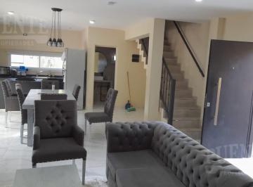 Casa · 130m² · 5 Ambientes · 2 Cocheras · Casa en Costa Esmeralda
