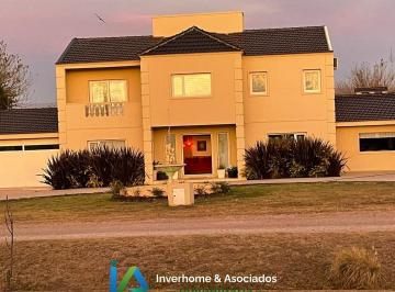 Casa · 435m² · 4 Ambientes · 10 Cocheras · Casa en Causana