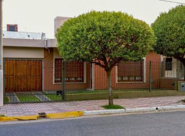 Casa · 172m² · 5 Ambientes · 1 Cochera · Venta Casa 3 Dorm. Cochera Barrio Ayacucho