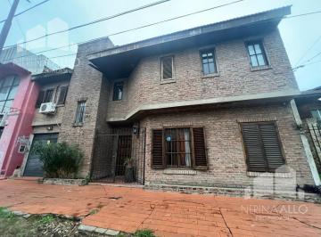 Casa · 210m² · 6 Ambientes · 1 Cochera · Venta Casa 5 Ambientes Castelar Norte