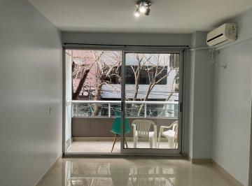 Excelente monoambiente al frente con balcón, muy luminoso, ubicado en Ciudad de · Belgrano | Monoambiente con Balcón + Full Amenities | Apto Profesional