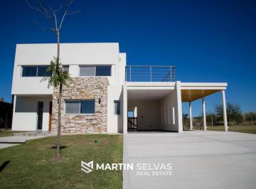 Casa · 280m² · 5 Ambientes · 2 Cocheras · Casa en Alquiler en Barrio Vistas, Puertos del Lago