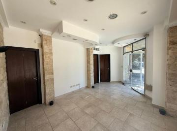 Local comercial de 3 ambientes, La Matanza · Local Grande en Esquina Comercial