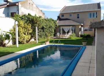 Casa de 4 ambientes, Quilmes · Venta Residencia de 2 Plantas con Piscina Climatizada en Bernal Oeste (Quilmes)