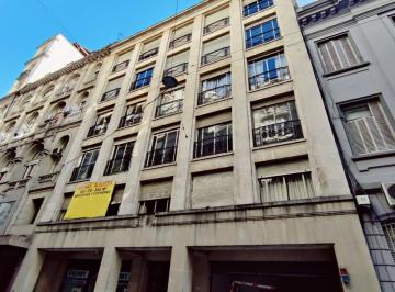 Oficina comercial · 88m² · Edificio de Oficinas Entre Medianeras de Arquitectura Clasica