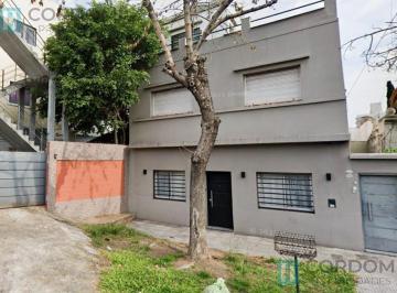 PH · 60m² · 2 Ambientes · Venta PH en Remedios de Escalada de 2 Ambientes Al Frente Totalmente Modernizado