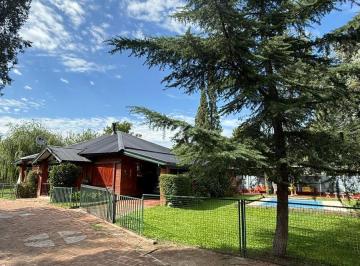 Quinta vacacional · 200m² · 3 Ambientes · 2 Cocheras · Quinta 3 Amb. en Venta Barrio Indianapolis - Francisco Alvarez, Moreno