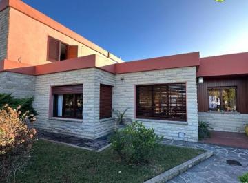 Casa de 6 ambientes, San Andrés de Giles · Amplia Casa con Muy Buena Ubicación en San Andrés de Giles