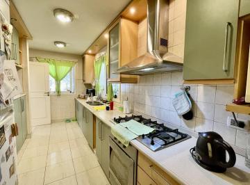 Casa · 480m² · 4 Ambientes · Casa a La Venta en Las Delicias Fondo Golf