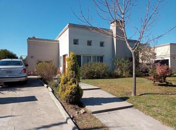 1 · Venta Casa 4 Ambientes en Dique Luján