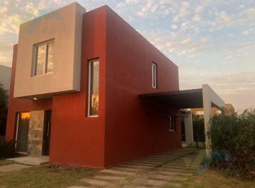 Casa · 145m² · 4 Ambientes · 2 Cocheras · Oportunidad - Funcional Casa 4 Amb. en El Hornero - Pilar