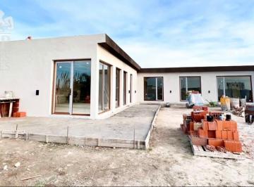 Casa · 205ha · 6 Ambientes · Casa en Venta en San Sebastian, Escobar, G. B. a. Zona Norte