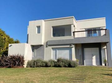 Casa · 150m² · 4 Dormitorios · Casa - Costa Esmeralda - Residencial 1