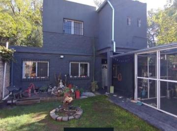 Casa · 200m² · 5 Ambientes · 5 Cocheras · Casa en Venta: 5 Ambientes: Udaondo
