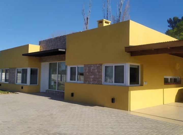 Casa · 185m² · 5 Ambientes · 3 Cocheras
