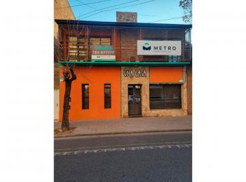 Casa · 338m² · 8 Ambientes · 1 Cochera · Buenos Aires 2300