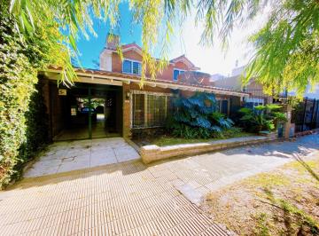 Casa · 200m² · 4 Ambientes · 2 Cocheras · Casa en Venta en Punta Chica - Terreno de 360 m