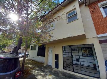 Casa · 90m² · 3 Ambientes · Venta Chalet Ph - Frente - Planta Baja - Catamarca y Roca - Retasado