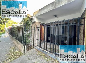Casa · 100m² · 5 Ambientes · 1 Cochera · Casa de 3 Dorm con Cochera y Patio en Venta Lomas de Alberdi