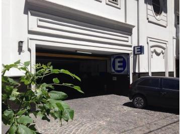 Garage · 16m² · 1 Cochera · Amplia Cochera en Zona Céntrica de Recoleta. Bajas Expensas!