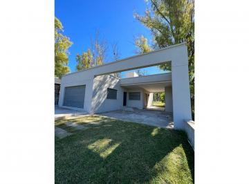 Casa · 170m² · 5 Ambientes · 2 Cocheras · Casa con Piscina Para Enamorarse en Andino