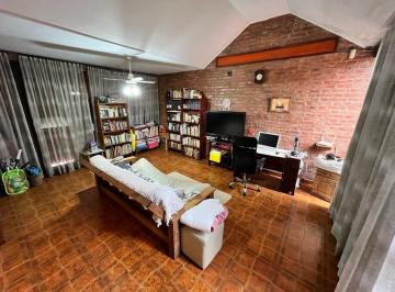 Casa · 274m² · 7 Ambientes · 1 Cochera · Venta Casa Santo Tome - 4 Dorm.