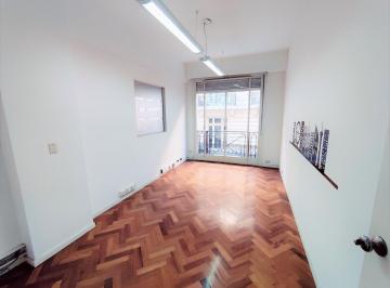 Oficina comercial · 93m² · Edificio de Oficinas Entre Medianeras de Arquitectura Clasica