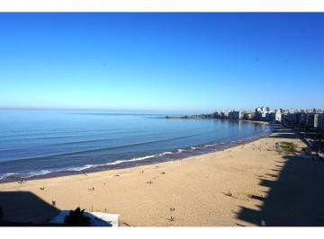 Departamento · 250m² · 3 Dormitorios · 2 Cocheras · Apartamento de Tres Dorm. con Espectacular Vista Al Mar