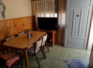 Casa · 110m² · 4 Ambientes · 1 Cochera · Vivienda Multifamiliar 10x23