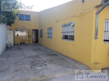 Casa · 200m² · 4 Ambientes · 1 Cochera · Casa en Venta 4 Amb. Amplia, Permuta. - La Reja, Moreno