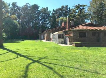 Quinta vacacional · 200m² · 6 Ambientes · 3 Cocheras · Quinta 6 Ambientes en Venta - La Reja