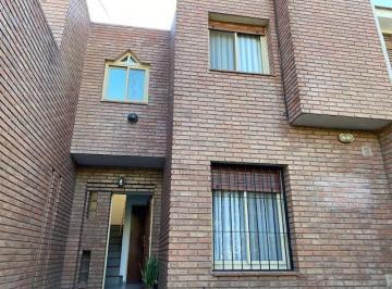 Casa · 151m² · 3 Dormitorios · 1 Cochera · Casa - Villa Cabrera