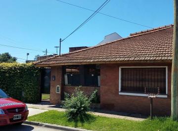 Casa · 195m² · 5 Ambientes · 2 Cocheras · Venta de Chalet en Boulogme a m del Centro Comercial
