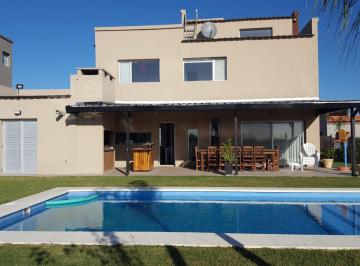 Casa · 202m² · 5 Ambientes · 3 Cocheras · Casa en Venta Casuarinas Premiun Canning