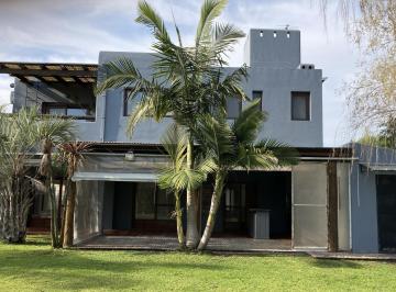Casa · 823m² · 4 Dormitorios · 2 Cocheras · Casa en Barrio Talar del Lago 1