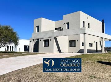 Casa · 207m² · 5 Ambientes · Venta Casa Medal Pilar de Categoria a Estrenar