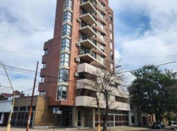 Departamento · 2 Dormitorios · 1 Cochera · Alvear 3700