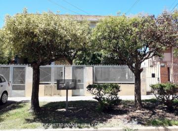 Casa · 376m² · 5 Ambientes · Venta de 2 Propiedades en un Mismo Lote en Tapiales