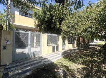 Casa · 376m² · 5 Ambientes · 1 Cochera · Casa Venta 7 Ambientes Tapiales