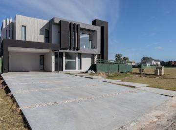 Casa de 5 ambientes, Ezeiza · Casa en Venta en La Providencia Country Club. Canning, Ezeiza.