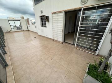 Casa · 170m² · 4 Ambientes · 1 Cochera · Venta de Departamento 3 Dor. Terraza Propia y Cocher