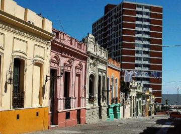 Casa · 181m² · 9 Ambientes · 1 Cochera · Venta Casa Ideal Reciclaje Barrio Sur
