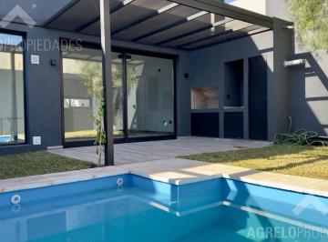 Casa · 165m² · 4 Ambientes · 2 Cocheras · Casa en La Luisita