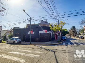 Local comercial · 196m² · 3 Ambientes · 1 Cochera · Venta en Block 2 Locales y 1 Vivienda. Excelente Zona Comercial.