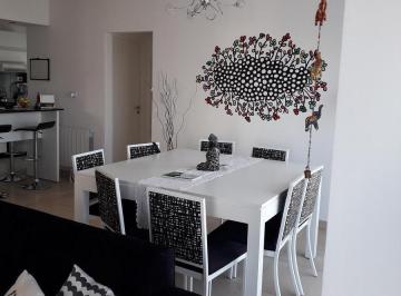 Departamento · 77m² · 3 Ambientes · 1 Cochera · Venta de Amplio Departamento 3 Ambientes en Quilmes