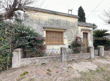 Casa de 3 ambientes, Lobos · Casa - Lobos