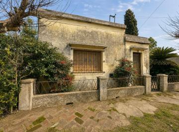 Casa · 150m² · 3 Ambientes · 1 Cochera · Casa - Lobos